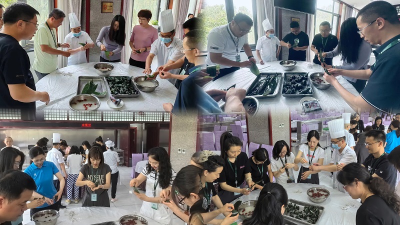 端午近，粽香飘。为进一步弘扬和传承中华优秀传统文化，6月3日下午，第七十二期高校中青年干部培训班（高职中青第十一期）开展端午节包粽子活动，让学员们体验端午习俗、传递端午祝福。